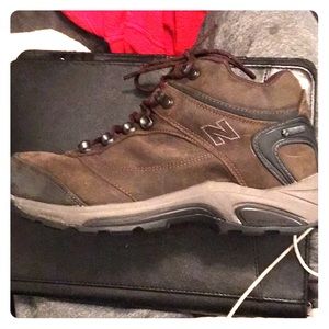 Brand new! New balance 978 hiking boots